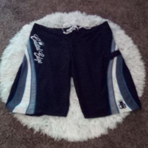Coastal edge shorts